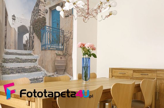 Biesiada-na-ulicy-fototapety-uliczki-40498967-f4u