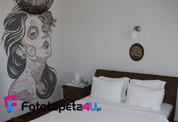 Dziewczyna-cala-w-tatuazach-fototapety-fototapety-do-sypialni-39294637-f4u